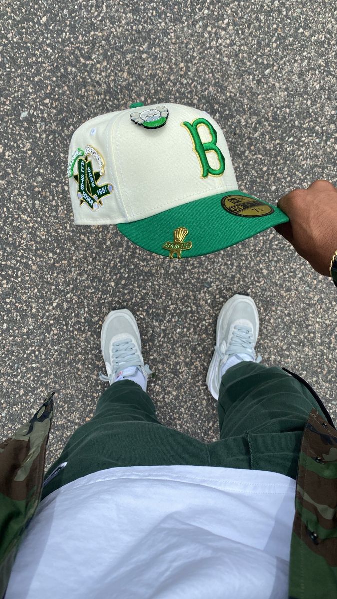 FITTED CAPS