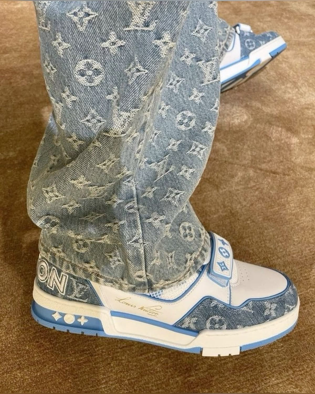 LOUIS VUITTON