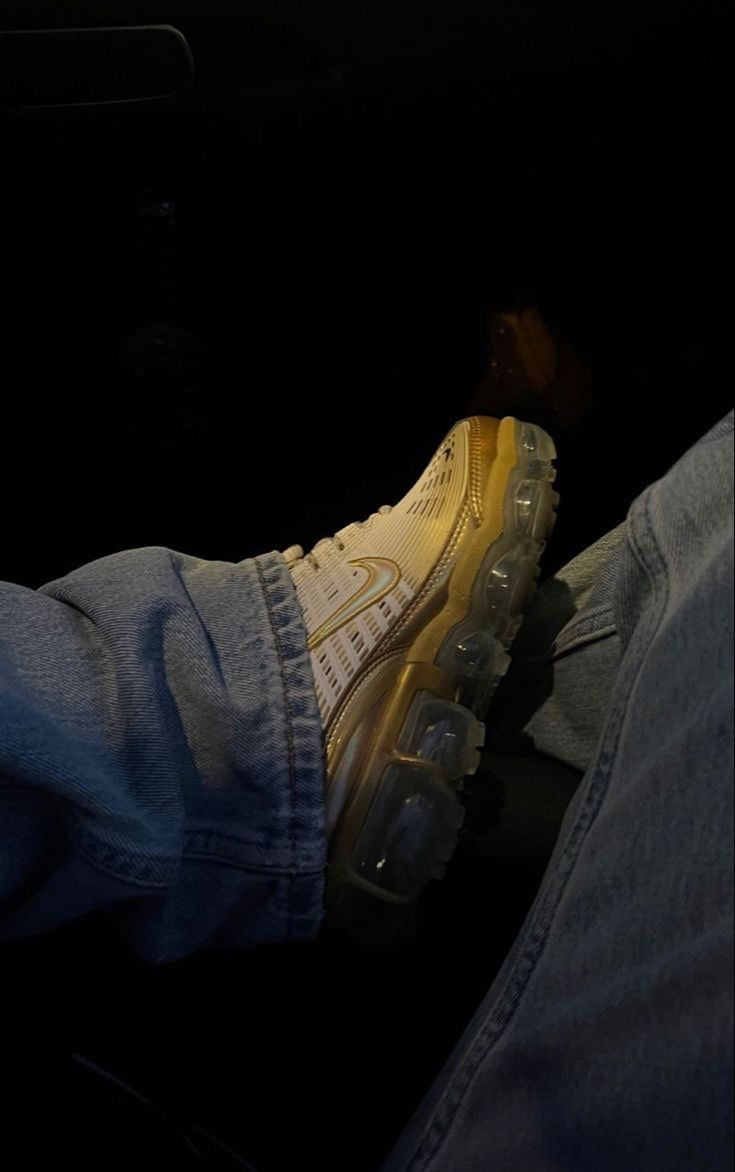 NIKE AIR MAX